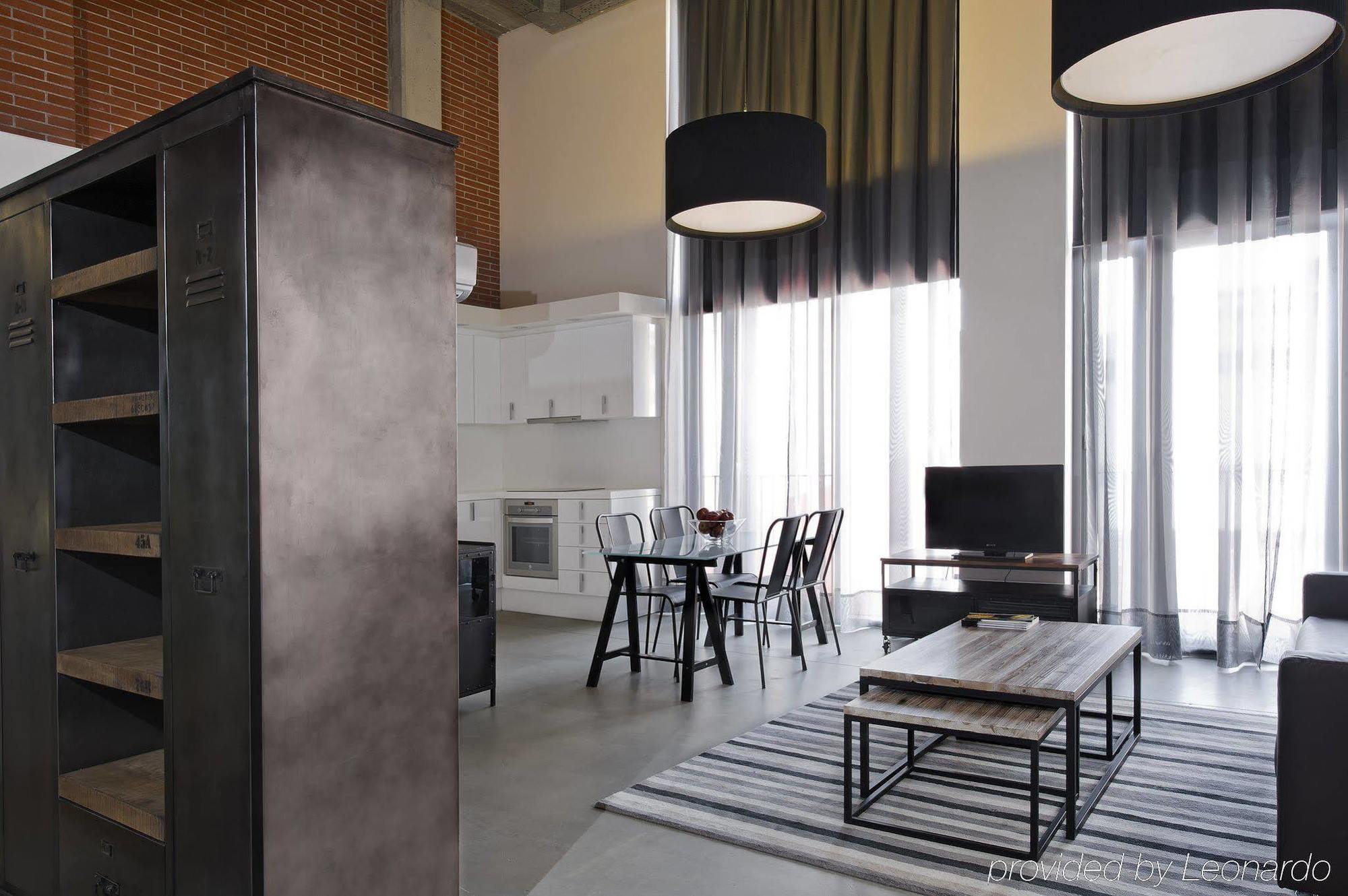 Barcelona Apartment Republica Bilik gambar